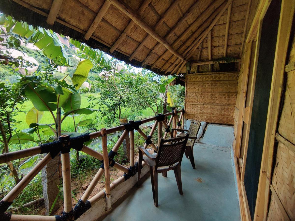 The Gravity Cafe -A Unit Of Staychillhampi Exterior foto
