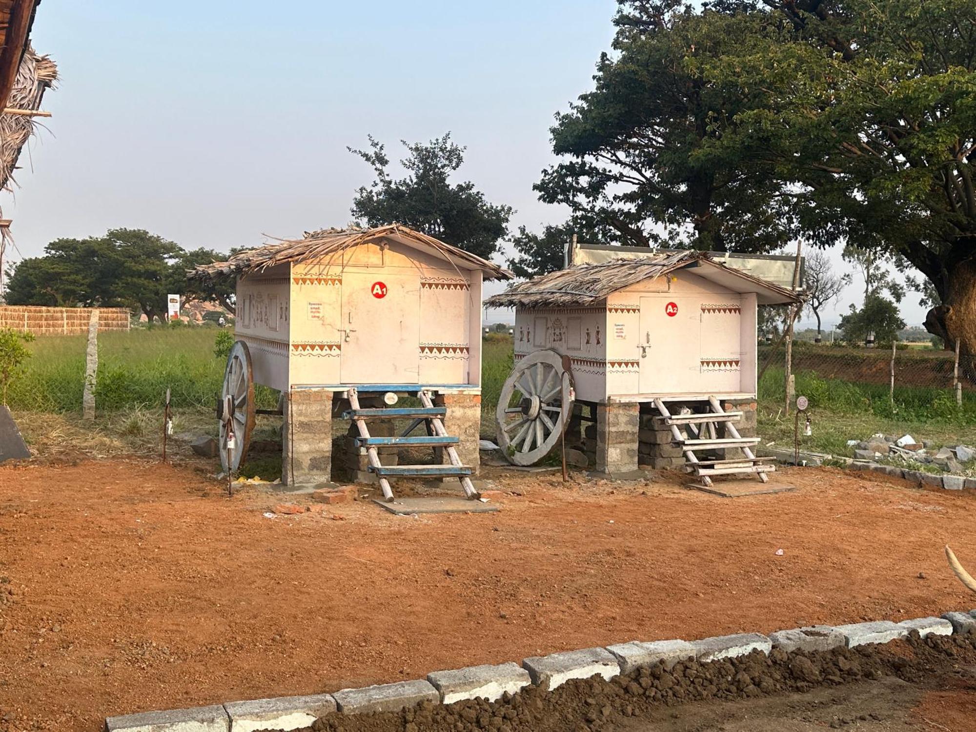 The Gravity Cafe -A Unit Of Staychillhampi Exterior foto